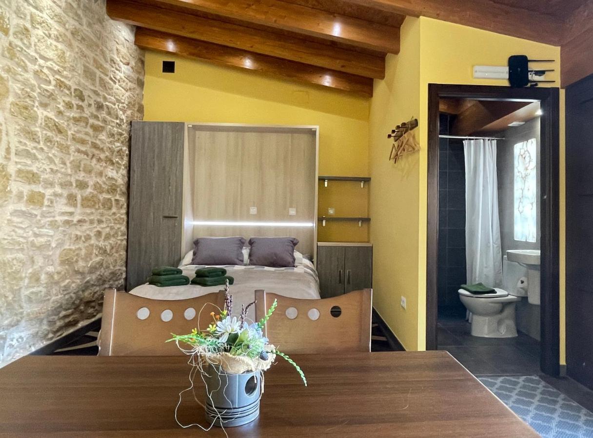 Apartamentos De Turismo Rural Las Eras Castelserás Eksteriør billede