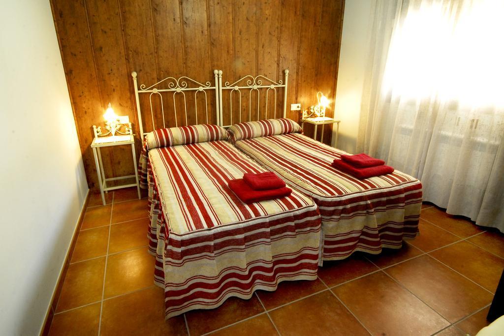 Apartamentos De Turismo Rural Las Eras Castelserás Eksteriør billede